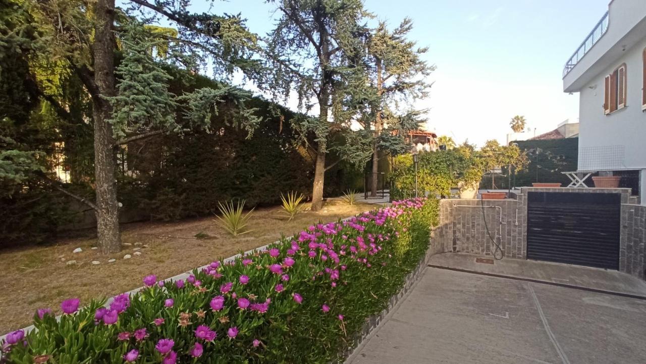 Villa Mary Trani Esterno foto