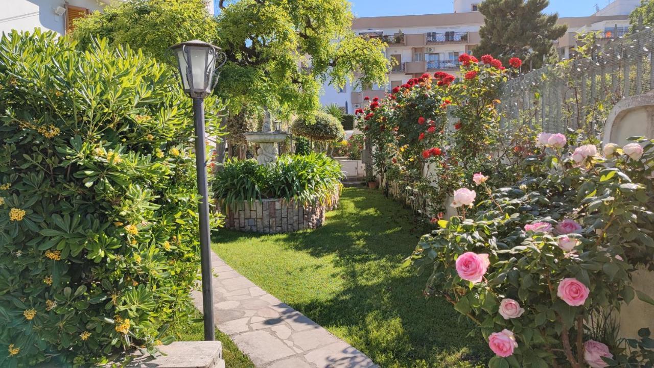 Villa Mary Trani Esterno foto